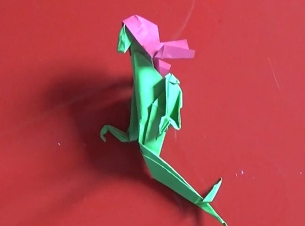 Origami mermaid video tutorial teaches you how to fold a mermaid