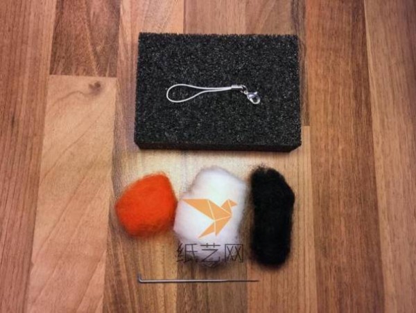 Tutorial on how to make a cute little wool felt penguin key chain