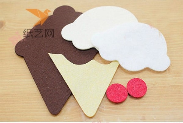 Non-woven ice cream bags can be completed by buying some fabric yourself and reading the non-woven handmade tutorial.