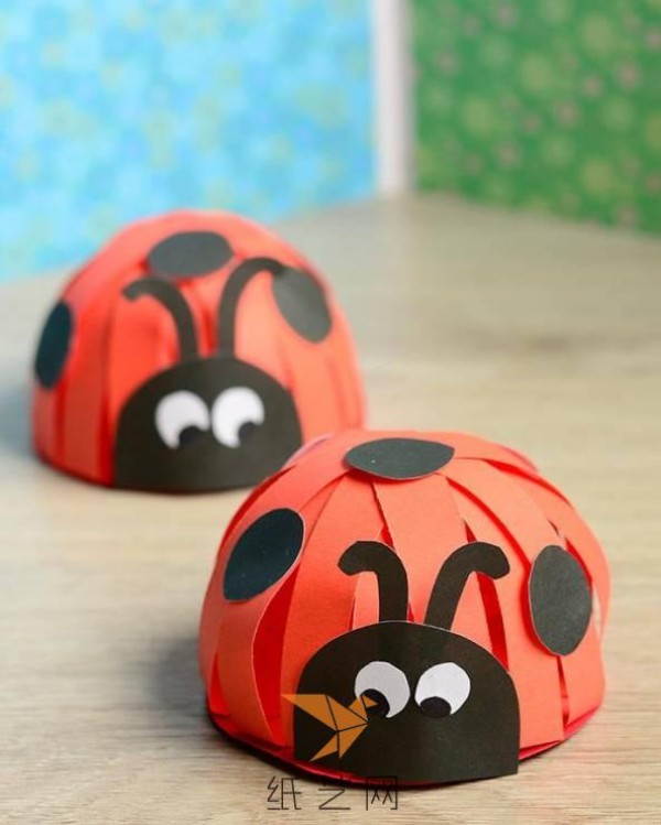 Tutorial on how to make handmade ladybugs for children in primary school art class