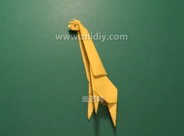 Tutorial on how to make a simple origami giraffe