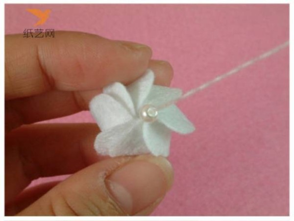 Non-woven fabric tutorial Tutorial on making beautiful white flowers made of non-woven wool felt