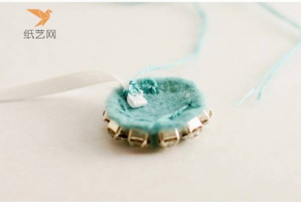 Nonwoven Tutorial Round Nonwoven Rhinestone Decorated Pendant Necklace