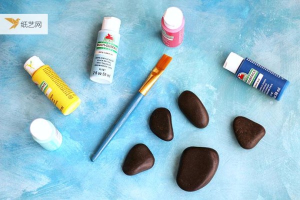 5 interesting and cute stone painting tutorials are waiting for you to choose!