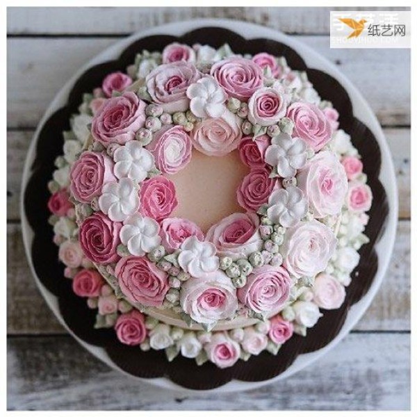 Tutorial on how to create a stunning picture of decorated cakes