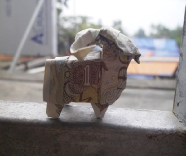 Origami video tutorial for coin origami goat