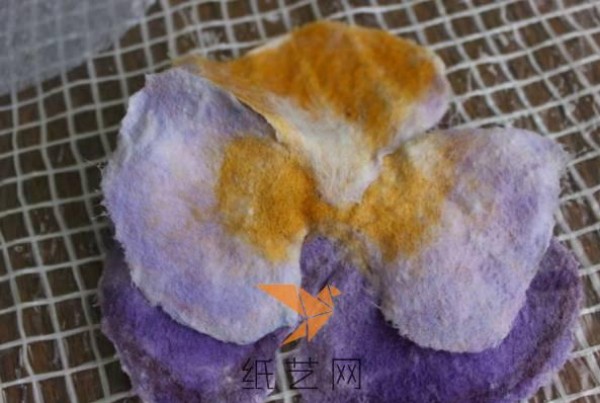 Tutorial for making a beautiful wool felt pansy New Year’s decoration