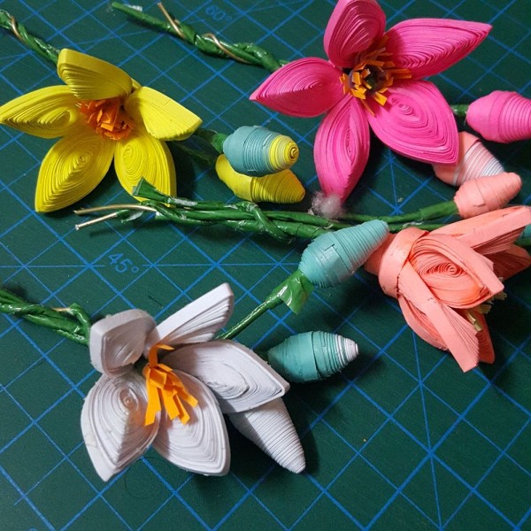 Paper quilling bouquet tutorial! Your favorite paper quilling tutorial is here! Simple lines can outline a different beauty!