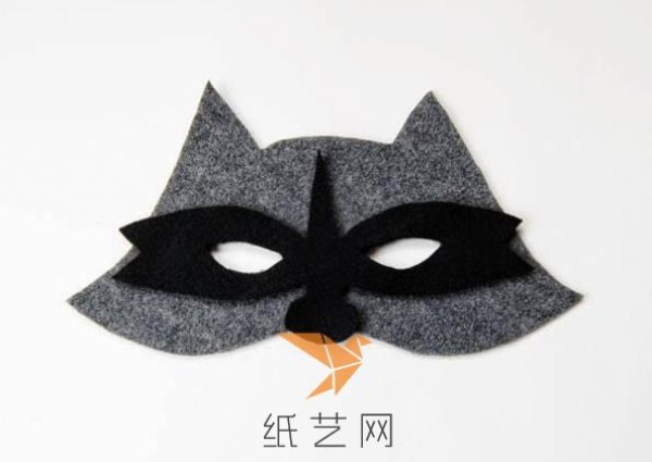 Cute little raccoon mask making tutorial