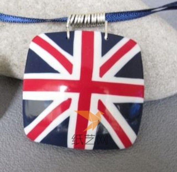 Union Jack Necklace Tutorial Made from Clay