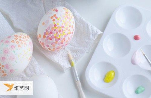 Hand-painted to create very personalized and beautiful egg decoration works