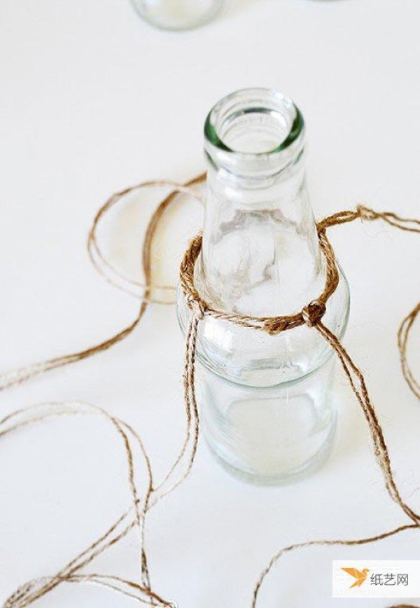 How to make a personalized hanging vase using hemp rope and glass bottles