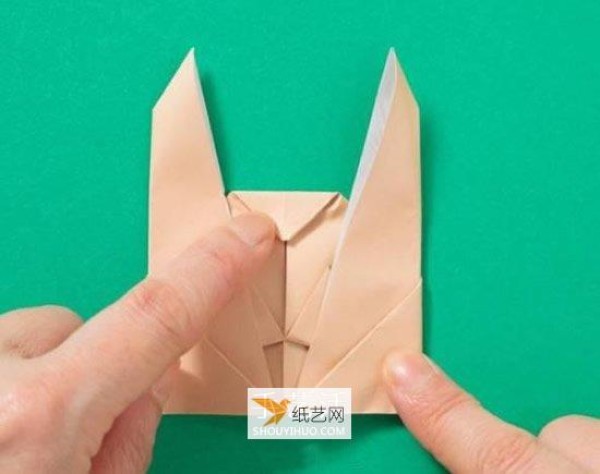 Illustration of the simplest folding method of hand puppet rabbit