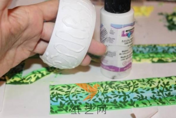 Tutorial on how to make an ultra-light clay bracelet with inlaid patterns