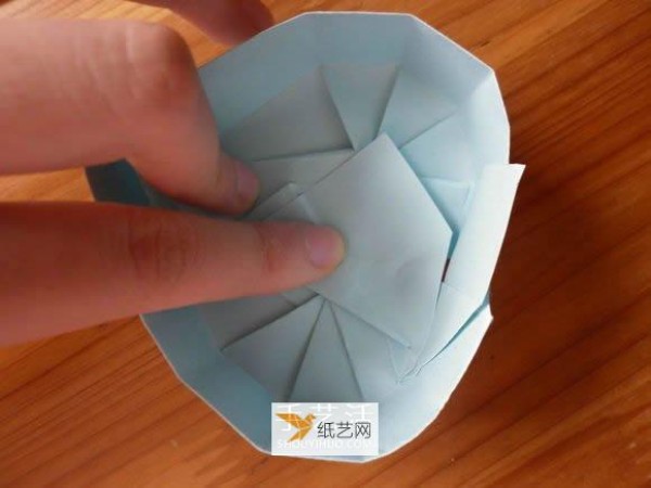 Use origami to make a love box with a lid for Valentine’s Day