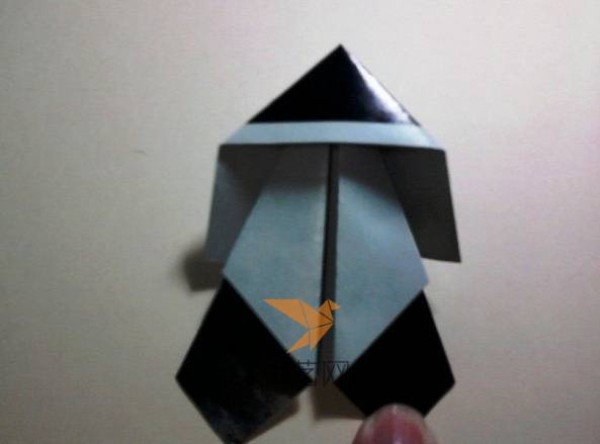 How to fold an origami nun