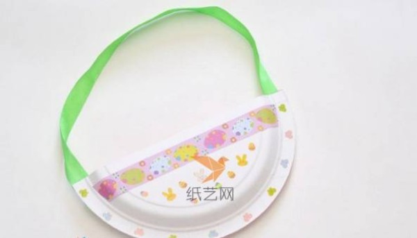 Use disposable paper plates to make cute handmade paper baskets