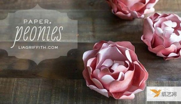 Illustrated tutorial on the folding method of making paper peonies using cardboard