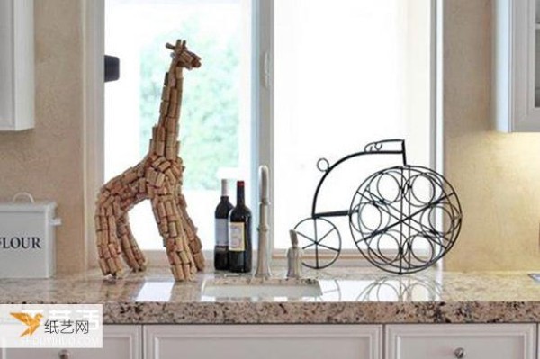 Tutorial on children’s handmade personalized red wine bottle stopper giraffe