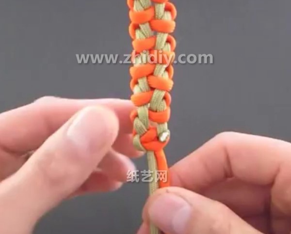 Tutorial on how to knit Chinese knotted finger knot bracelets