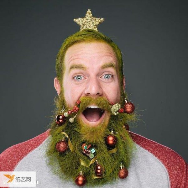 12 weird Christmas beards that make bearded men more personalized