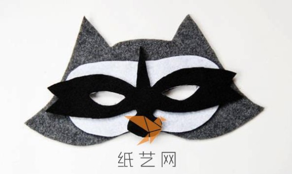 Cute little raccoon mask making tutorial