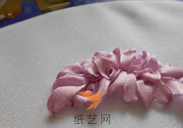 Ribbon embroidery desk chrysanthemum production tutorial embroidery fabric tutorial