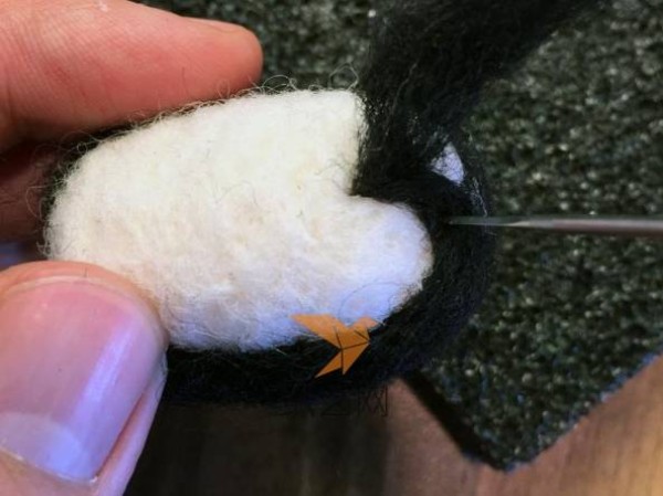 Tutorial on how to make a cute little wool felt penguin key chain