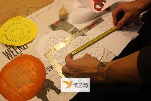 How to carve and make a multi-layered Thanksgiving jack-o-lantern