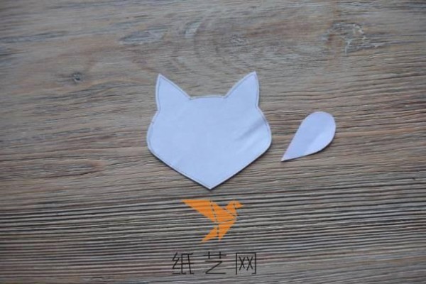 Tutorial on how to make handmade little fox hairpins for children as Christmas gifts