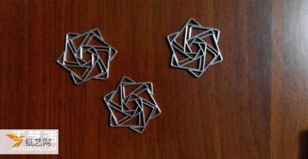 Illustrated steps on how to make roses using staples