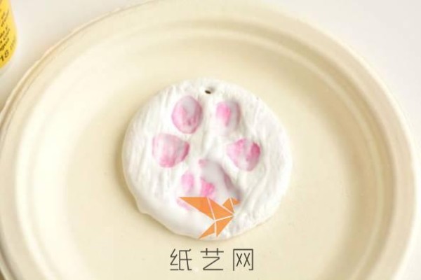 Childrens handmade Christmas decoration puppy paw clay Christmas tree decoration making tutorial