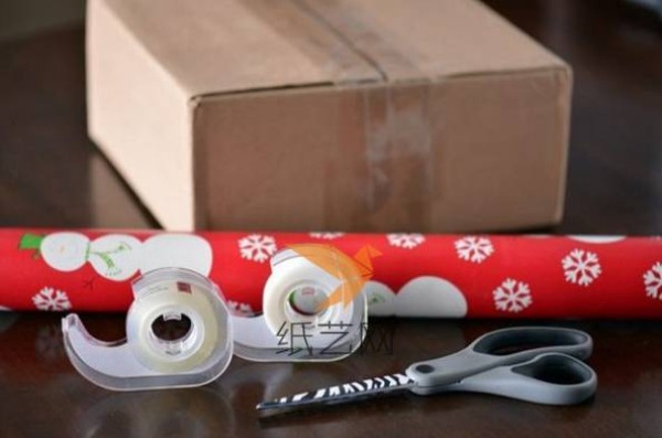 Teach you step-by-step how to wrap Christmas gift boxes perfectly