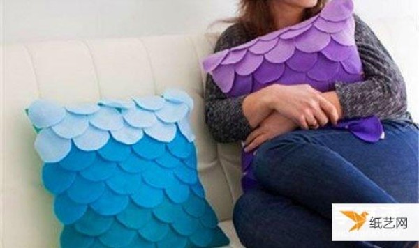 Make your own personalized home patchwork pillows with gradient colors