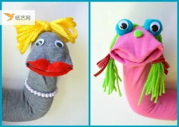 Just cut the socks and sew them together to make cute little monsters! (with tutorial)