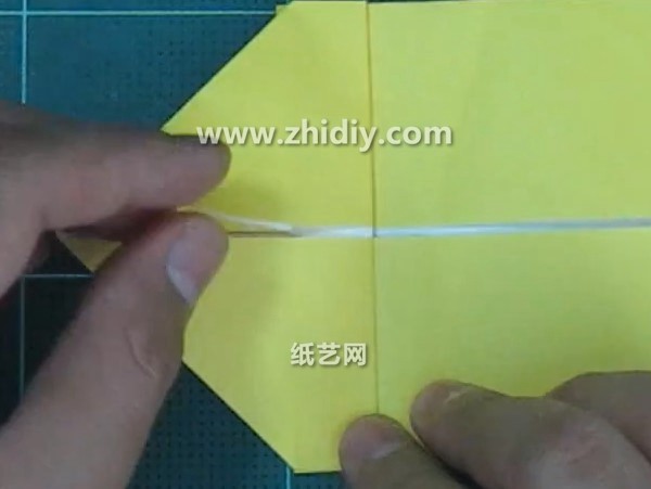 Handmade tutorial for cartoon origami goldfish