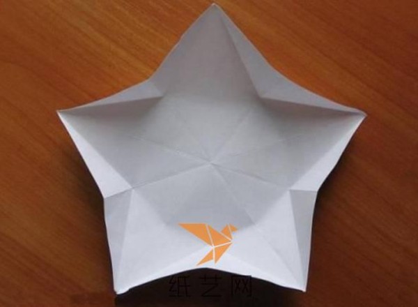 Detailed tutorial on making origami flowers and paper ball flowers. Handmade for a good mood in spring.