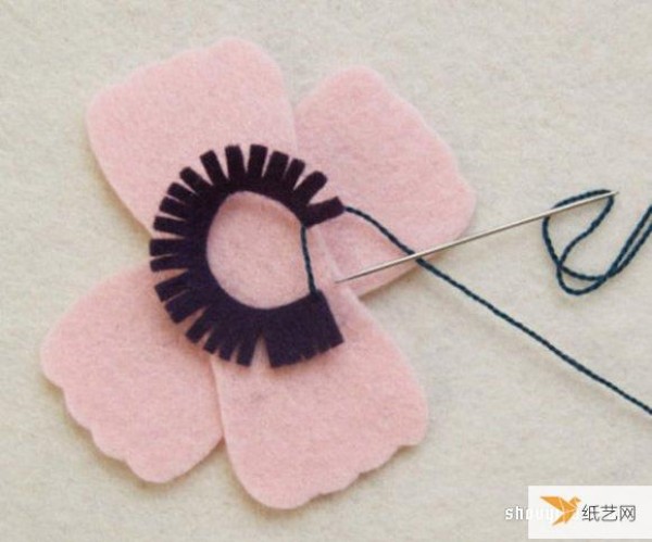 Illustration of how to make a very cute little flower handmade fabric refrigerator magnet