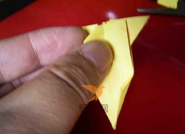 Tutorial on how to make handmade origami petunias