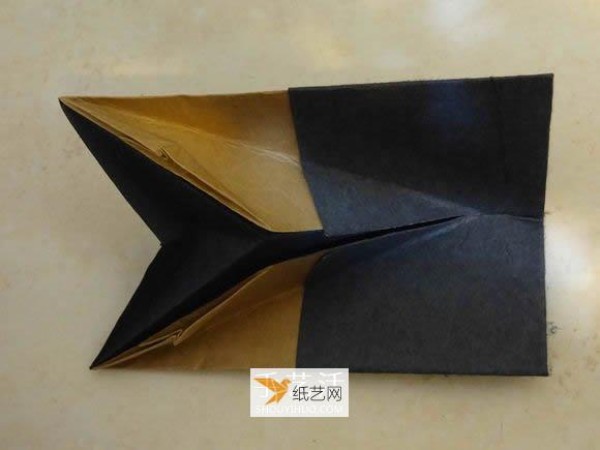 How to fold a three-dimensional snail using origami