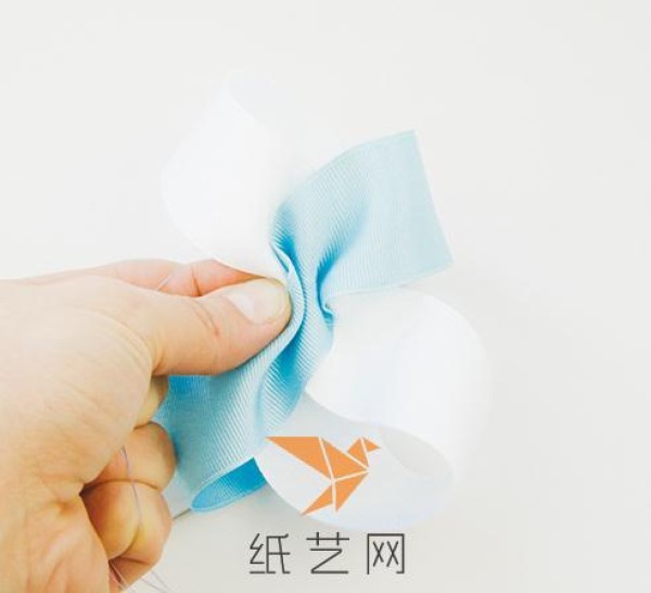 Chic Perfect Bow Making Tutorial