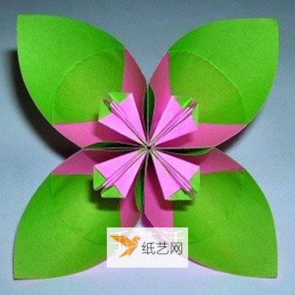 Illustration of the origami method of a beautiful four-petal flower ball