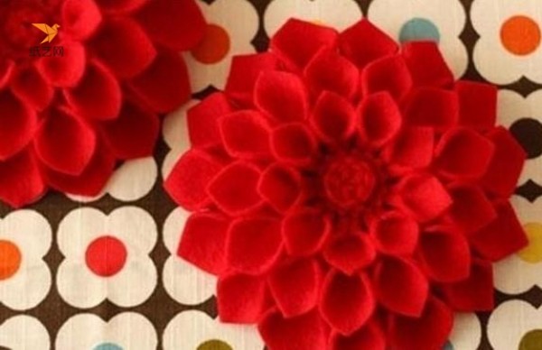 Tutorial on making festive wedding red non-woven large flowers