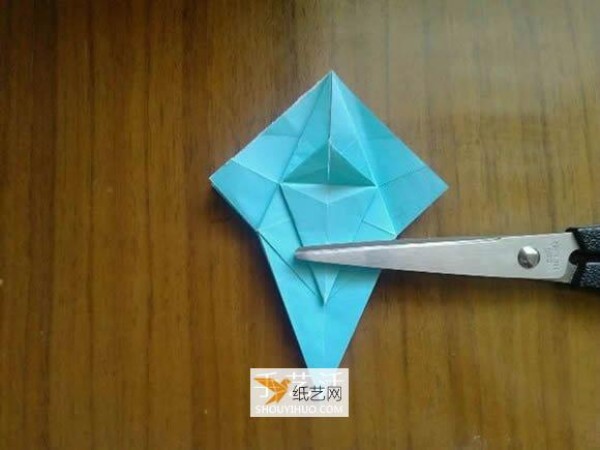 Illustration of folding method of three-dimensional eight-petal chrysanthemum during Double Ninth Festival