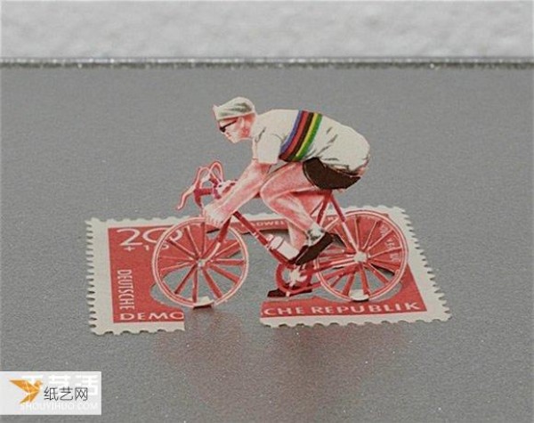 Appreciation of pictures of exquisite stamp paper art works cut by hand using banknotes