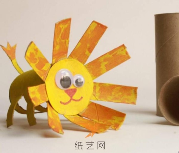 Tutorial on how to make a little lion from a toilet paper tube