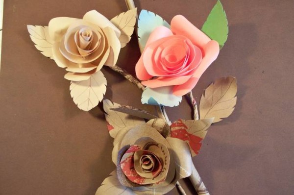 Super simple three-dimensional paper rose bouquet!