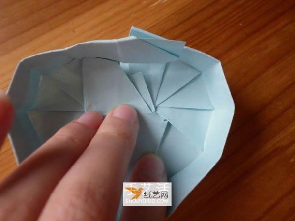 Use origami to make a love box with a lid for Valentines Day