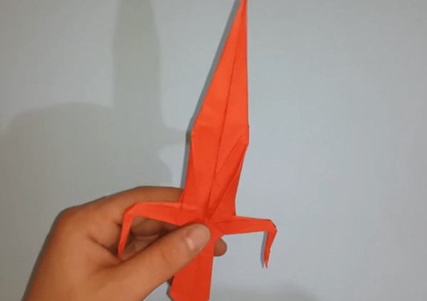 Three-dimensional origami ninja sword hand-making tutorial