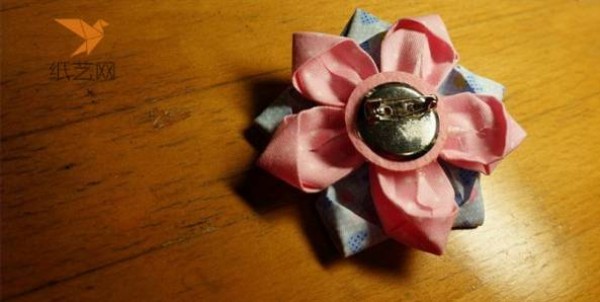 Fabric tutorial for making fabric flower hairpins